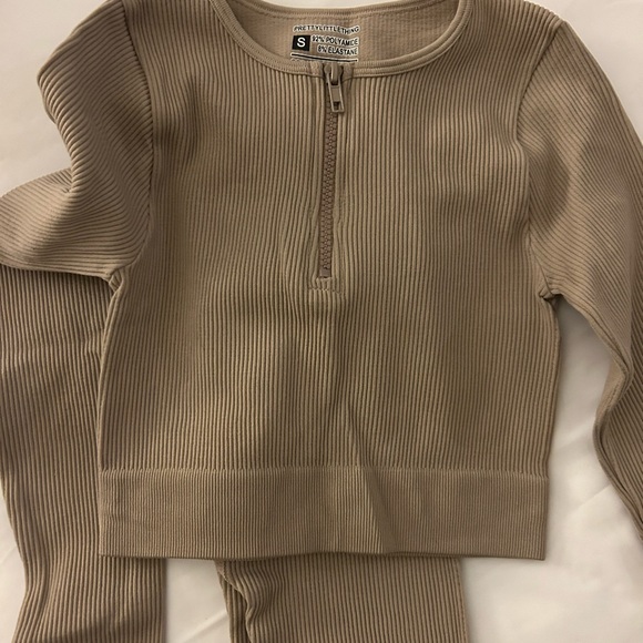 PrettyLittleThing Beige Ribbed Set - Picture 2 of 4